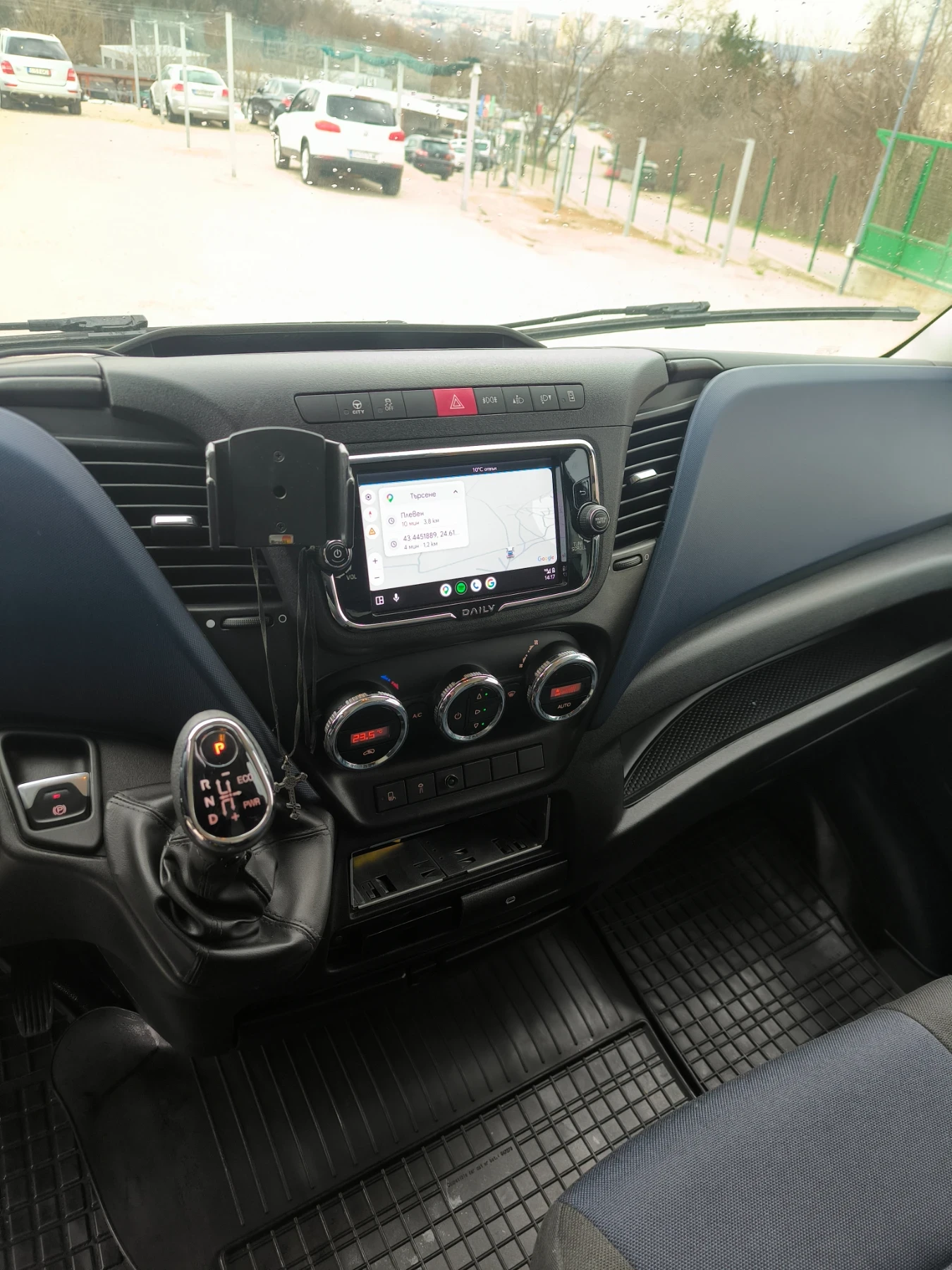 Iveco Daily 3.0 TDi  - 180к.с  - ПЪТНА ПОМОЩ -ЛУКС ШВЕЙЦАРИЯ, снимка 9 - Камиони - 54498118