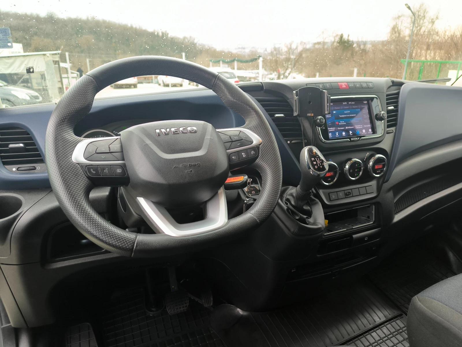 Iveco Daily 3.0 TDi  - 180к.с  - ПЪТНА ПОМОЩ -ЛУКС ШВЕЙЦАРИЯ, снимка 14 - Камиони - 54498118