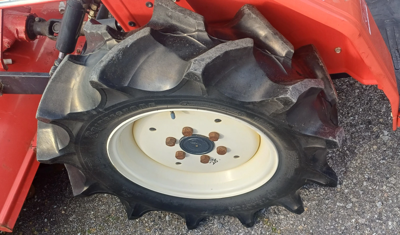 Трактор Kubota F5, снимка 6 - Селскостопанска техника - 54123980