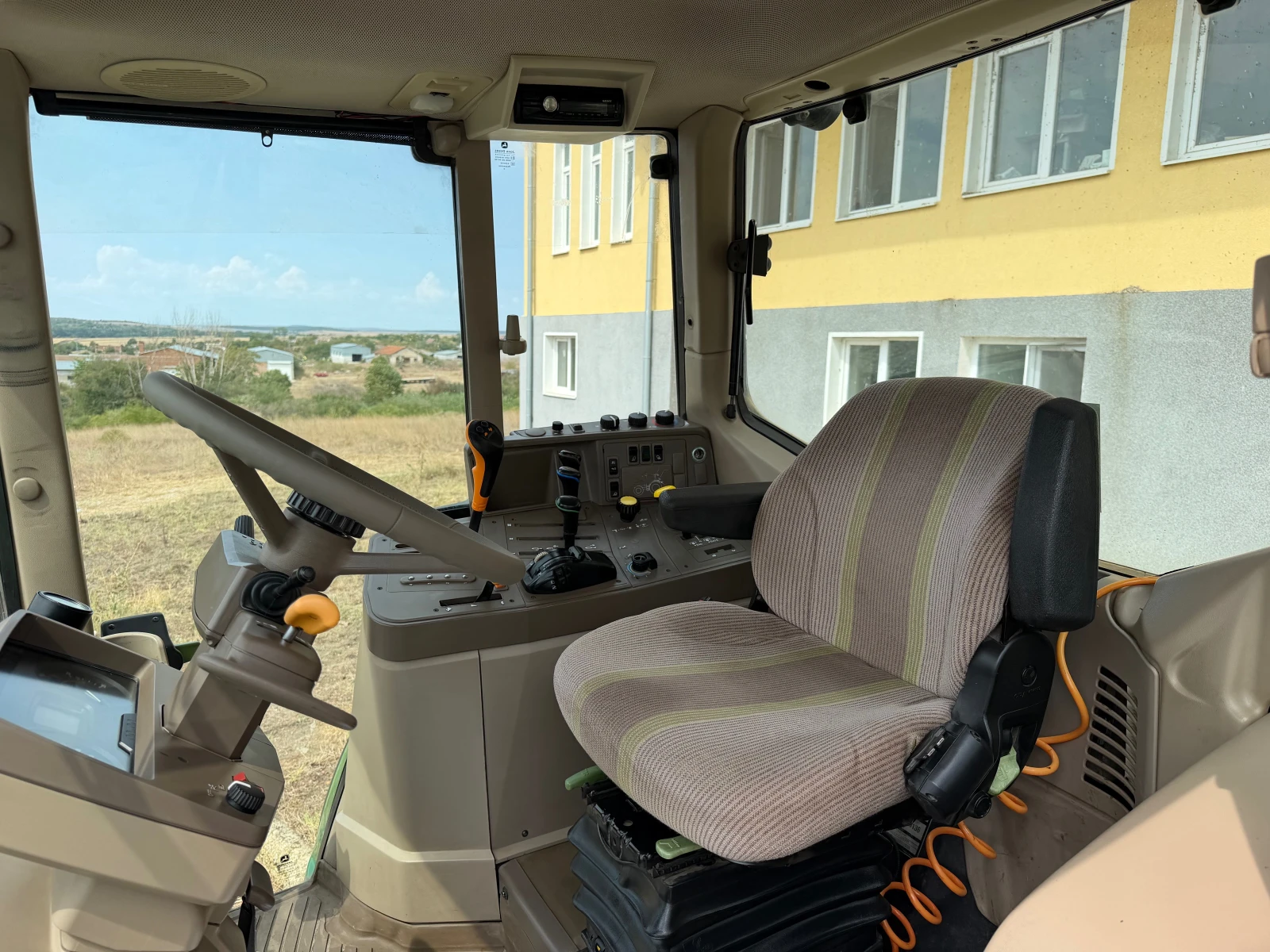 Трактор John Deere 6330 TLS POWER QUAD ЛИЗИНГ, снимка 11 - Селскостопанска техника - 55661375