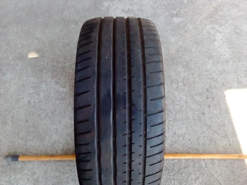 Гуми Летни 225/40R18, снимка 1 - Гуми и джанти - 18579726