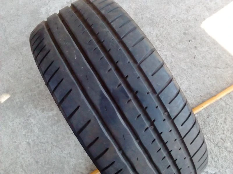 Гуми Летни 225/40R18, снимка 2 - Гуми и джанти - 18579726