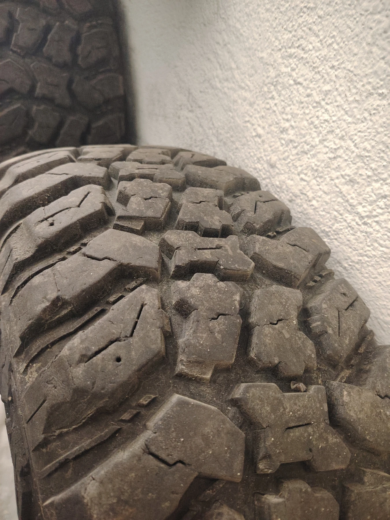 Гуми Зимни 265/75R16, снимка 3 - Гуми и джанти - 55986655