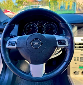 Opel Astra GTC, снимка 8