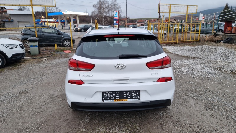 Hyundai I30 1.6 CRDi EUR.6, снимка 8 - Автомобили и джипове - 39853450