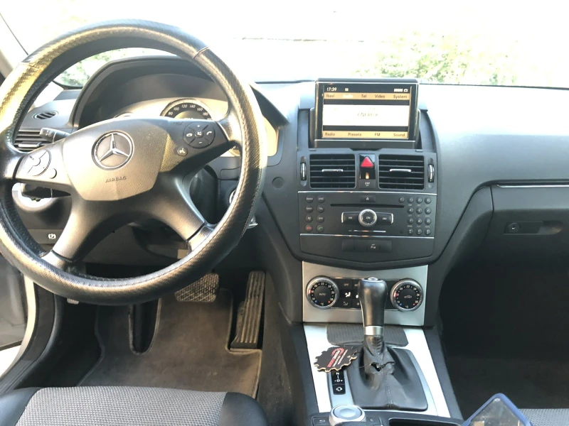 Mercedes-Benz C 220, снимка 12 - Автомобили и джипове - 48015389