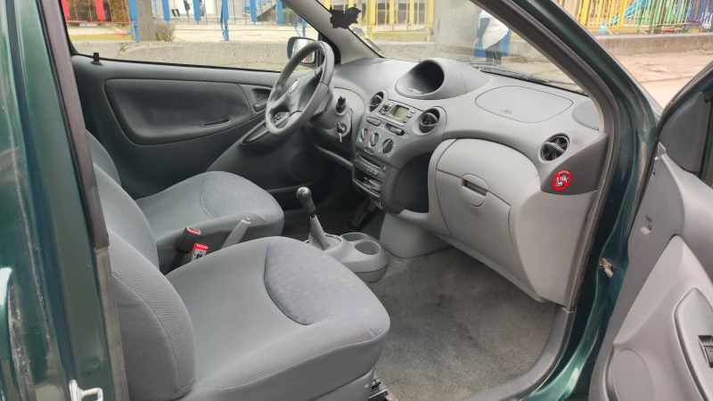 Toyota Yaris, снимка 3 - Автомобили и джипове - 49316376