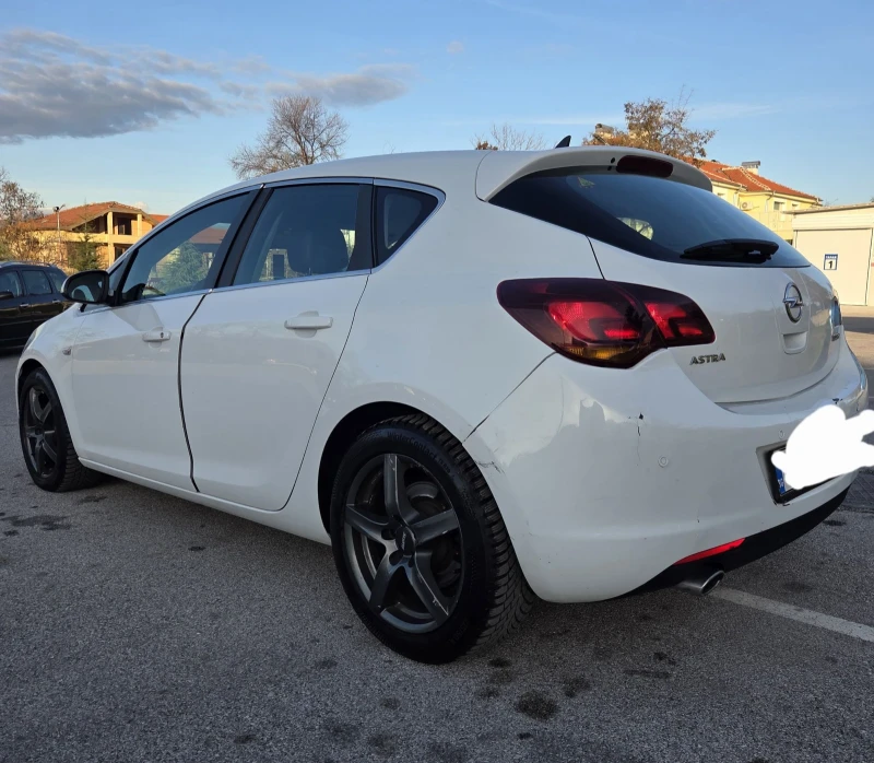 Opel Astra 1.6Turbo Газ Бензин, снимка 5 - Автомобили и джипове - 52654326