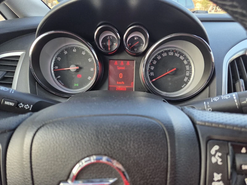 Opel Astra 1.6Turbo Газ Бензин, снимка 14 - Автомобили и джипове - 52654326