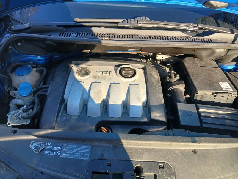 VW Touran, снимка 4 - Автомобили и джипове - 52703448