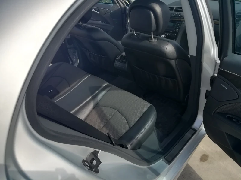 Mercedes-Benz E 320, снимка 6 - Автомобили и джипове - 53460140