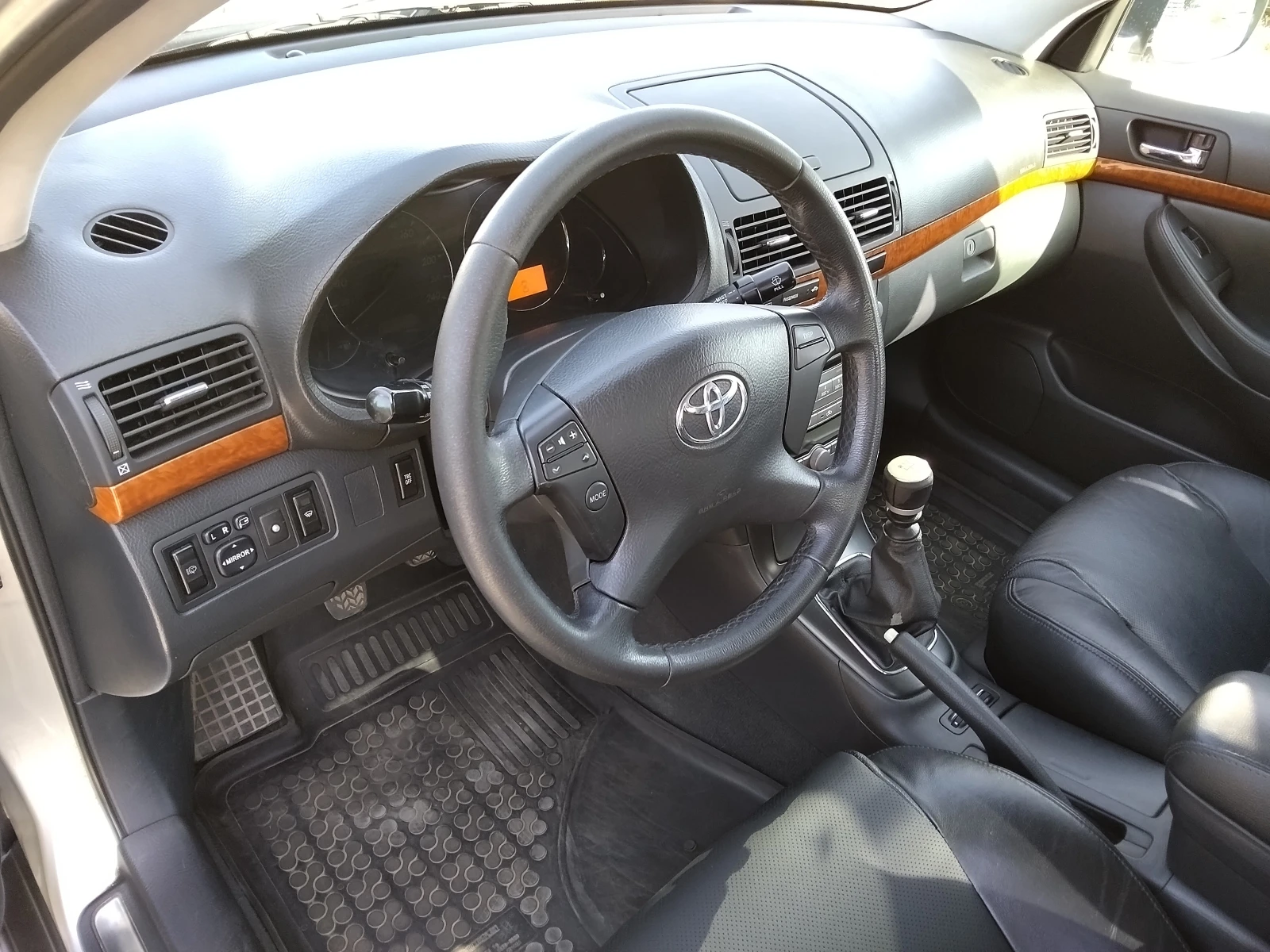 Toyota Avensis D4D - изображение 3
