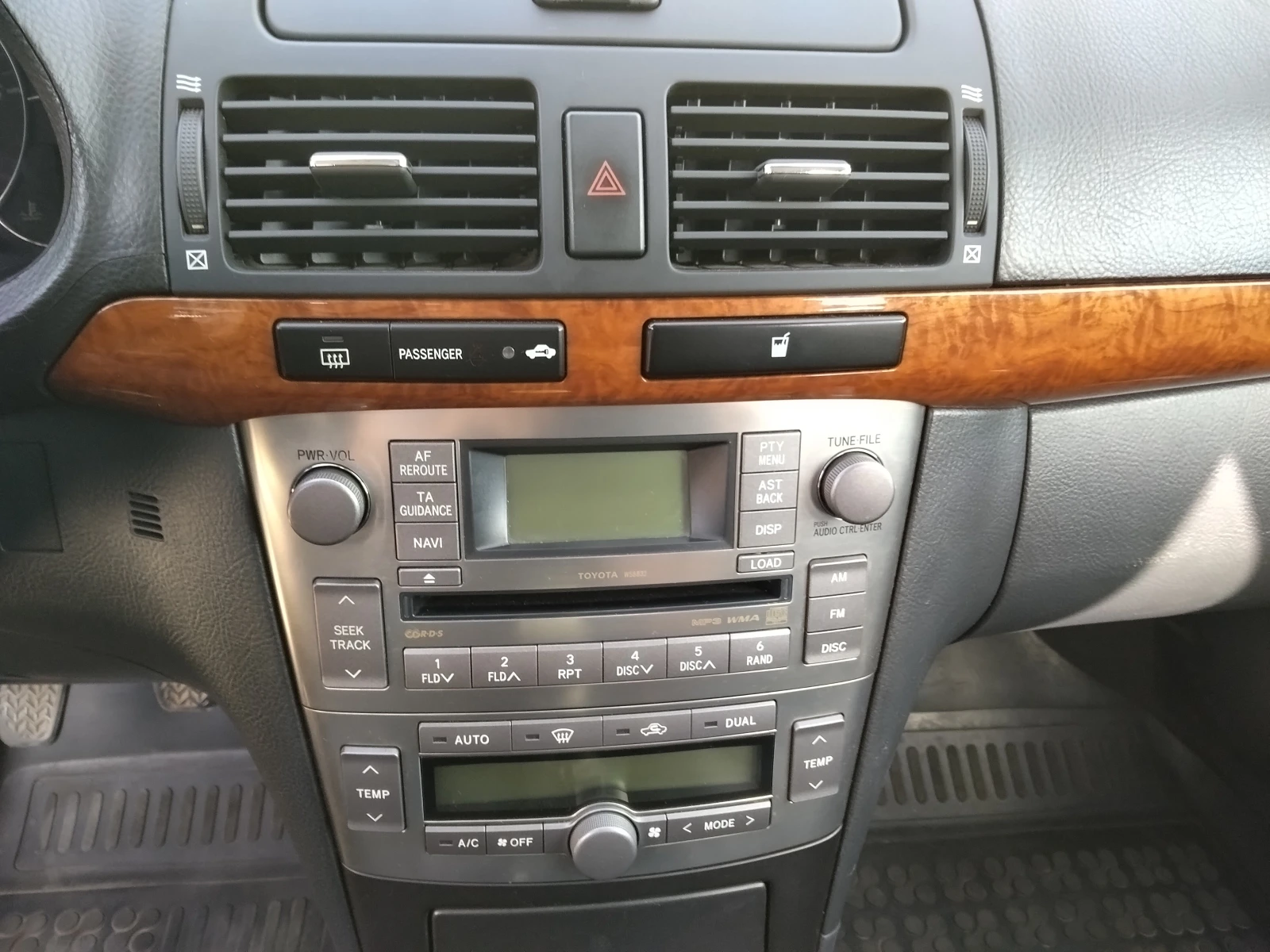 Toyota Avensis D4D - изображение 4