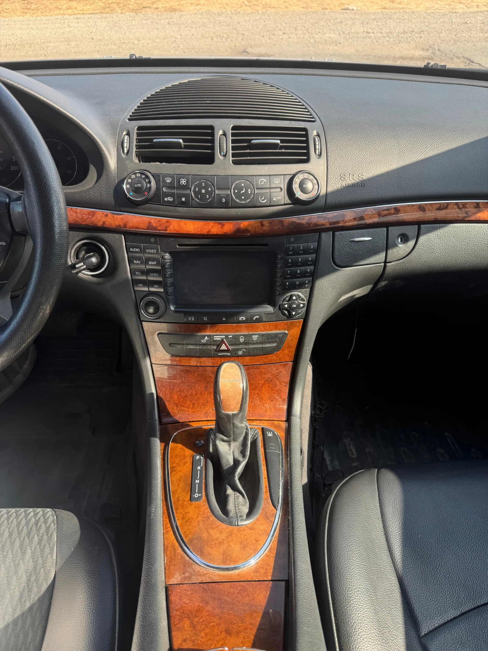Mercedes-Benz E 220 2.2 CDI - Автоматик - изображение 9