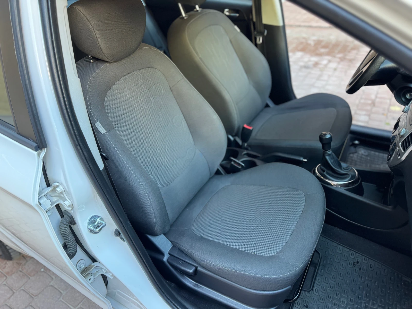 Hyundai I20 1.25 - изображение 8