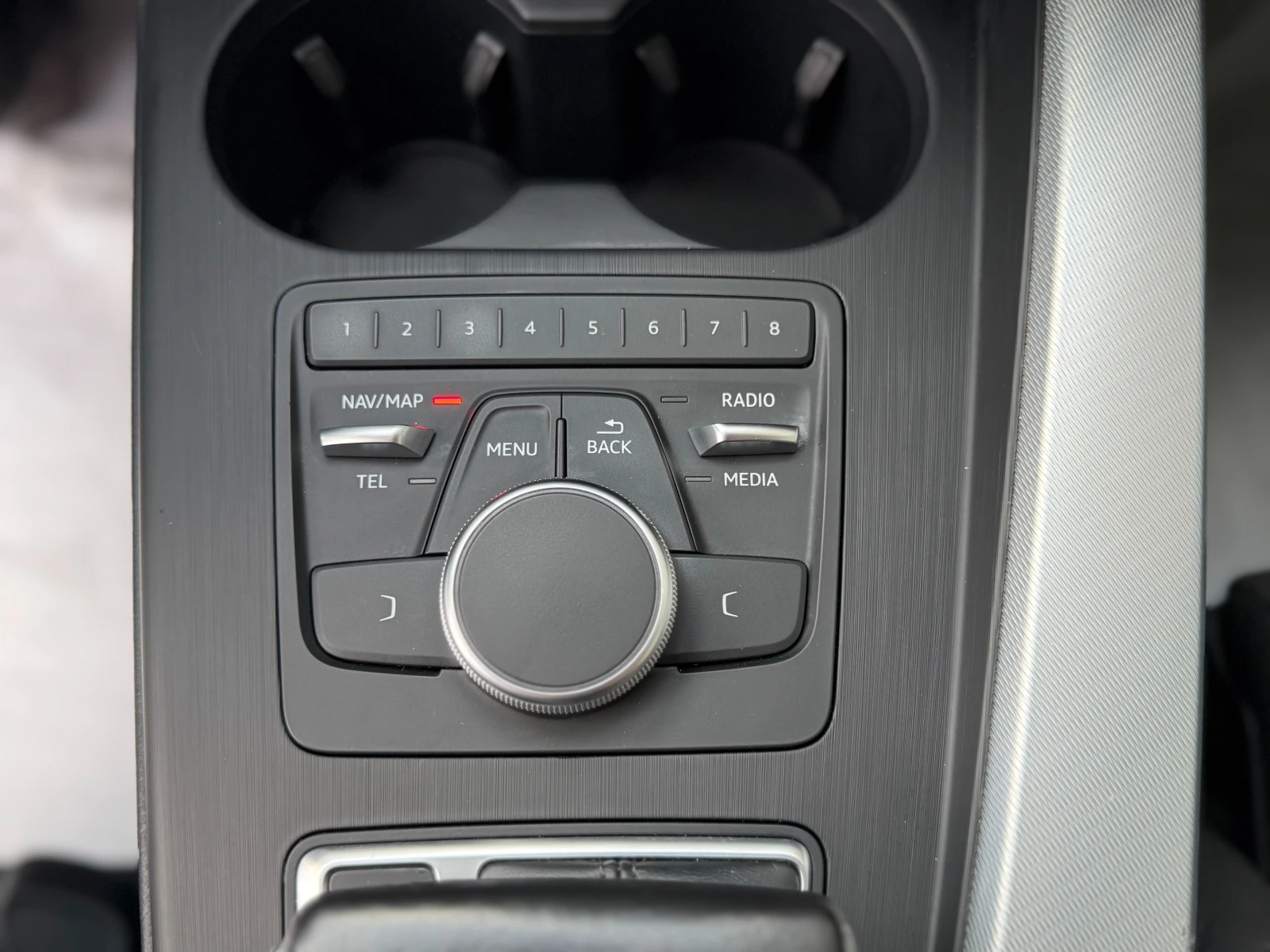 Audi A4 6 МЕСЕЦА ГАРАНЦИЯ/3.0TDI 272кс. 4x4 Сменени Вериги | Mobile.bg — изображение 12