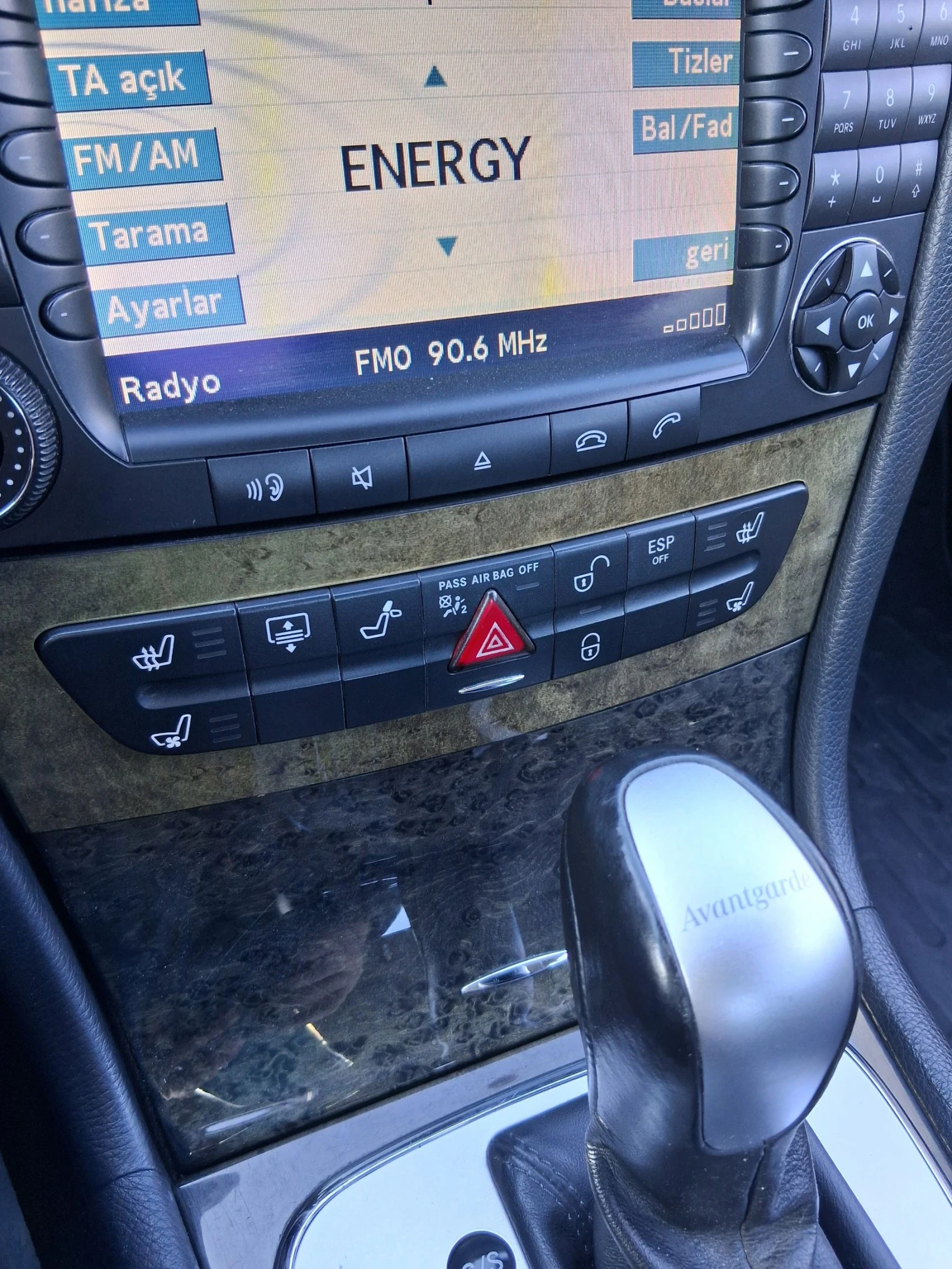 Mercedes-Benz E 320, снимка 10 - Автомобили и джипове - 53460140