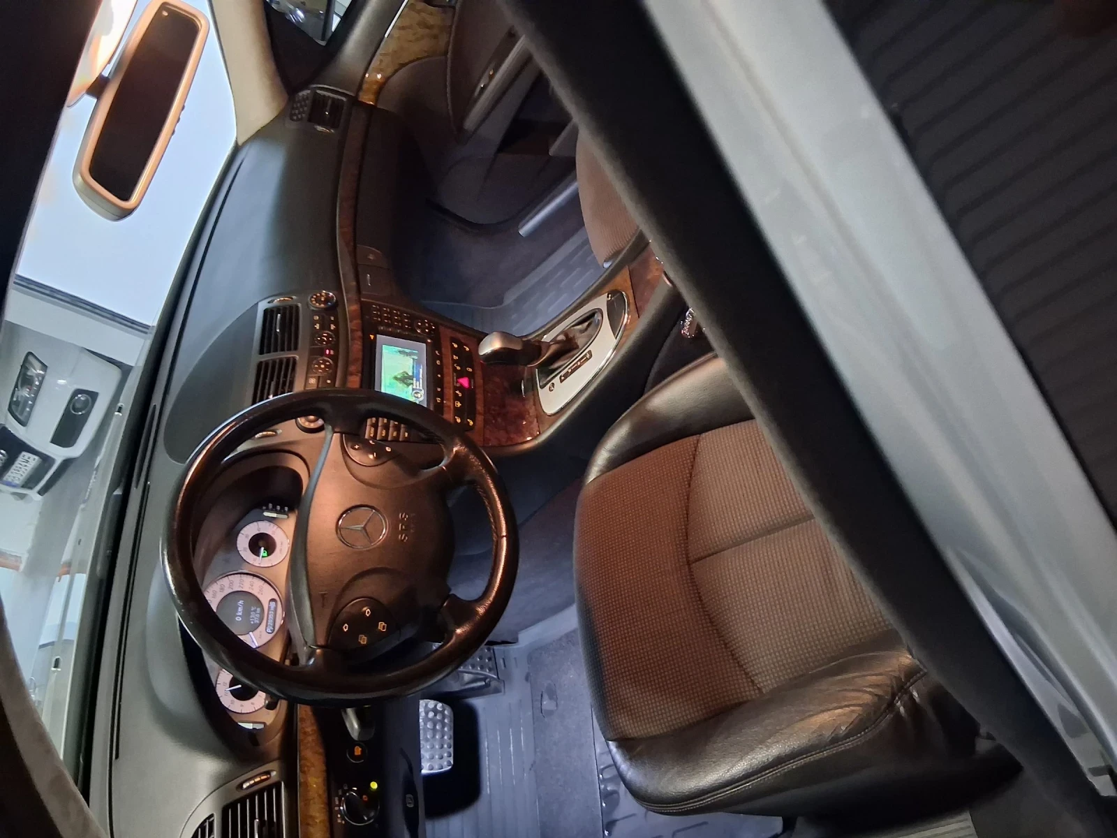 Mercedes-Benz E 320, снимка 16 - Автомобили и джипове - 53460140