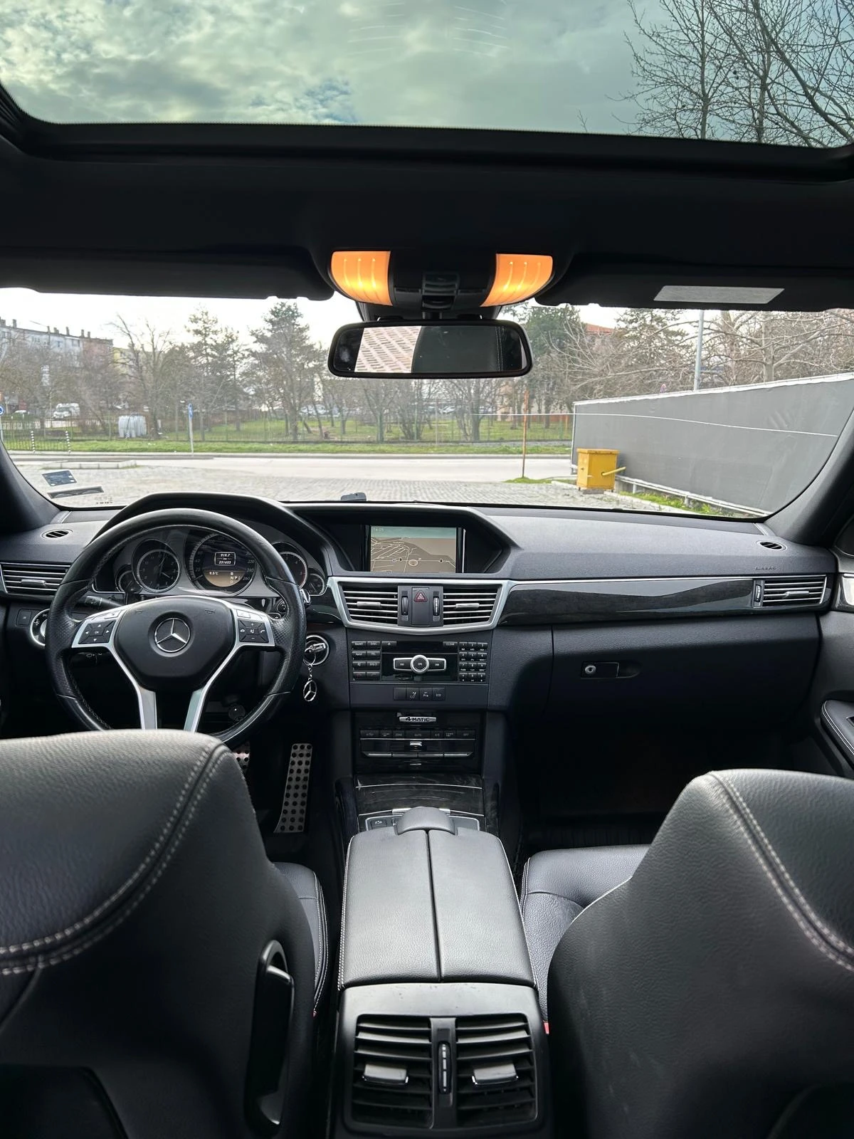 Mercedes-Benz E 250 4matic amg, снимка 9 - Автомобили и джипове - 53714326