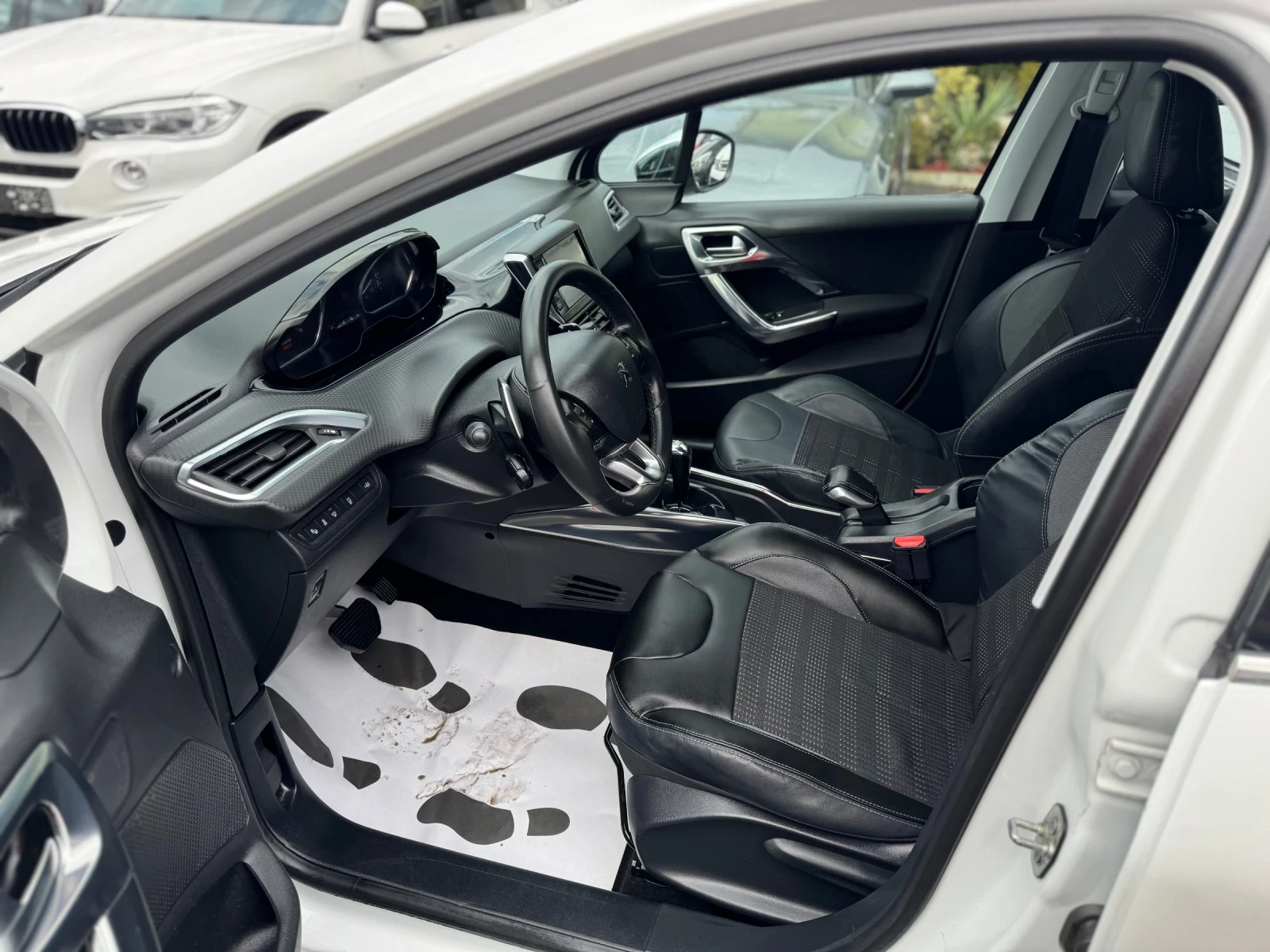 Peugeot 2008 1.6hdi ALURE AUTOMATIC , снимка 7 - Автомобили и джипове - 53728911