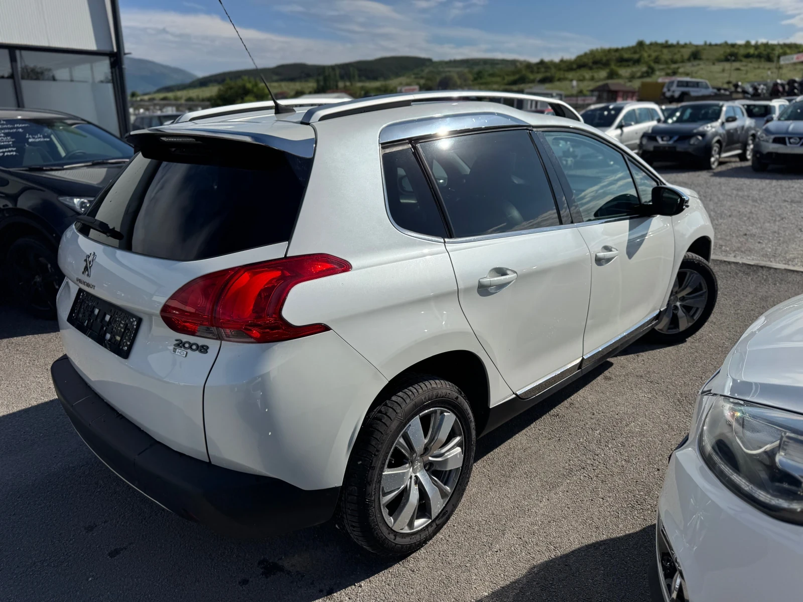 Peugeot 2008 1.6hdi ALURE AUTOMATIC , снимка 4 - Автомобили и джипове - 53728911