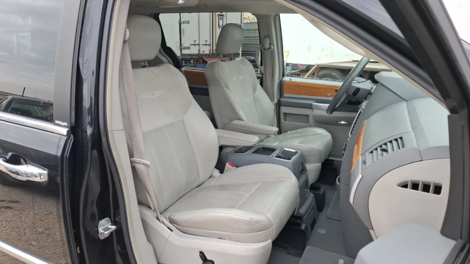 Chrysler Gr.voyager LIMITED NOV VNOS GERMANY, снимка 15 - Автомобили и джипове - 53869789