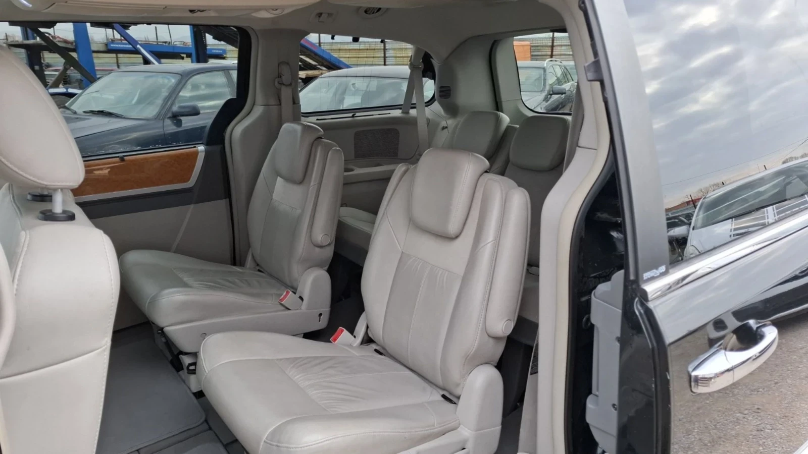 Chrysler Gr.voyager LIMITED NOV VNOS GERMANY, снимка 11 - Автомобили и джипове - 53869789