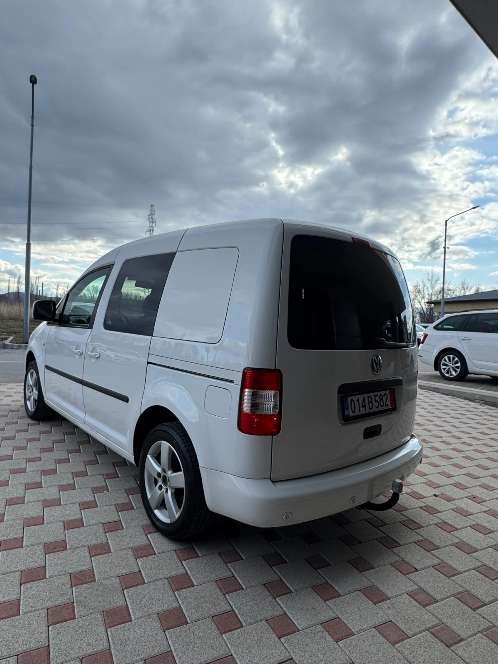 VW Caddy, снимка 4 - Автомобили и джипове - 53940781