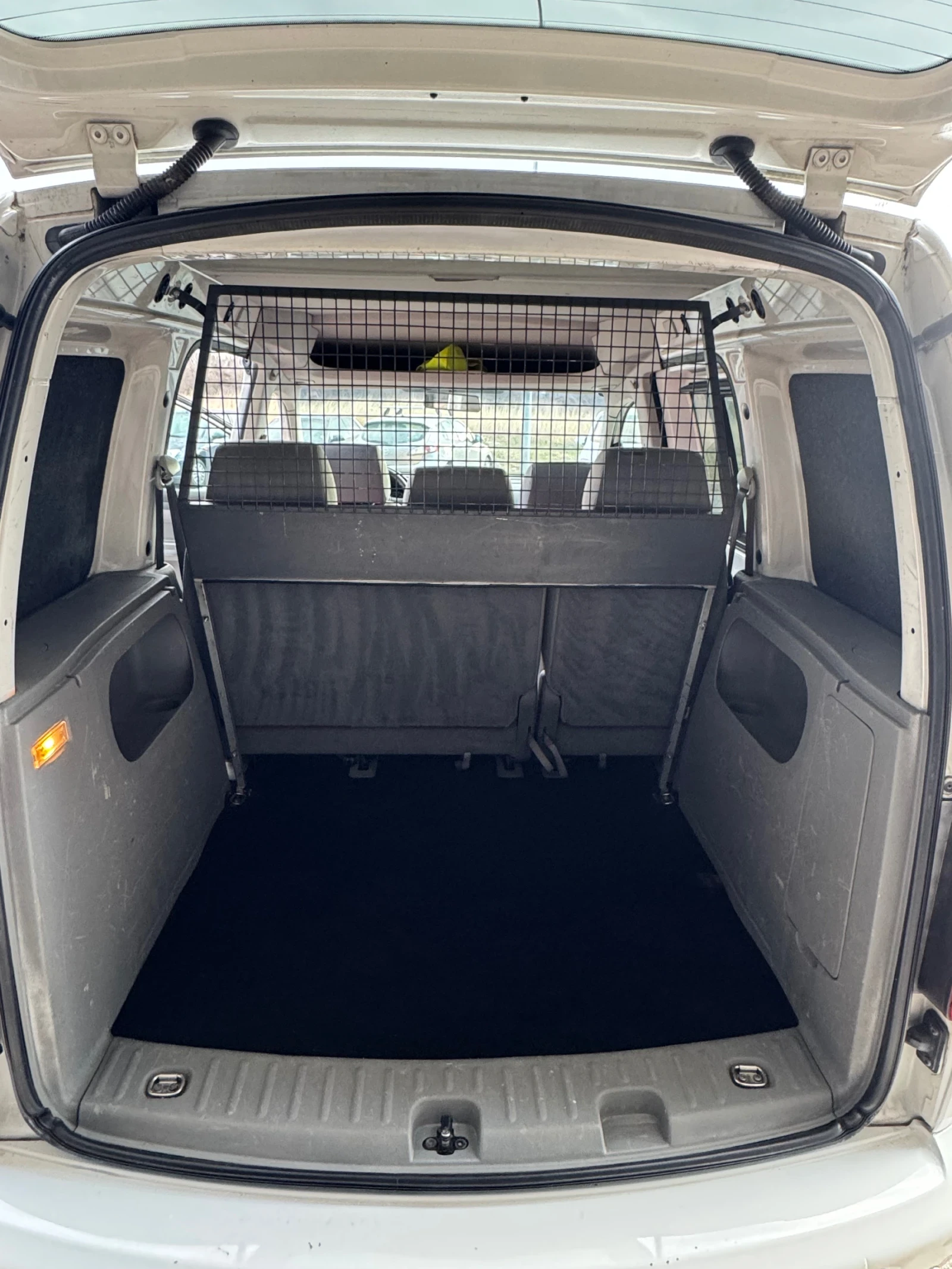 VW Caddy, снимка 14 - Автомобили и джипове - 53940781