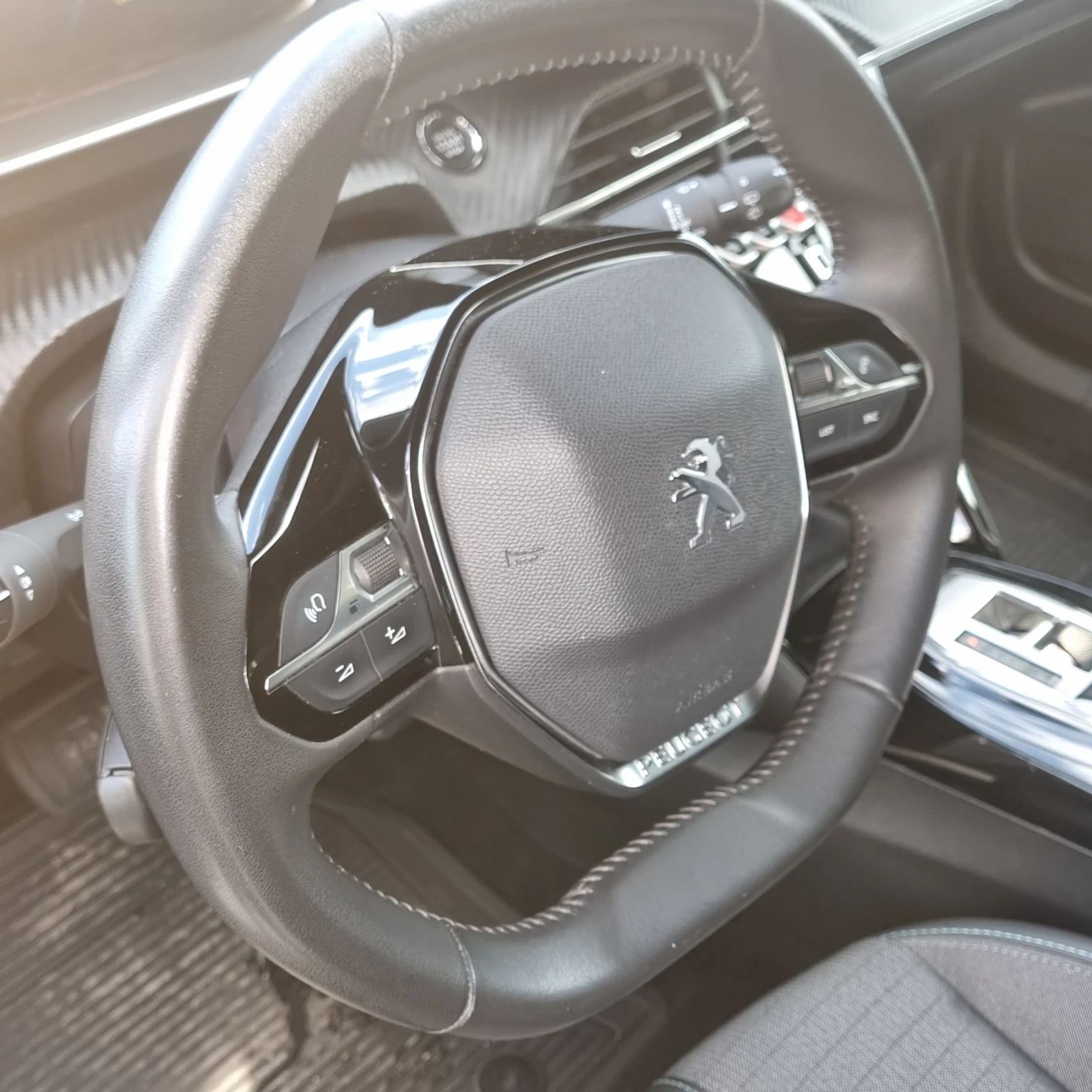 Peugeot 2008 E 2008 50 kw 136 k.c, снимка 9 - Автомобили и джипове - 54778123