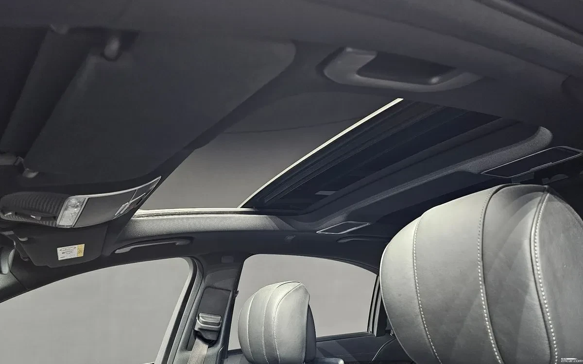 Mercedes-Benz S 560 LONG * TV * Подгрев / Обдухване * HEADS UP * 360 , снимка 17 - Автомобили и джипове - 54723341