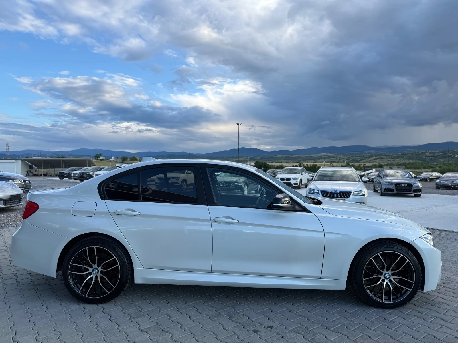 BMW 318 M sport Paket !!2.0d 143 ks Слбствен лизинг !!!, снимка 4 - Автомобили и джипове - 54801319