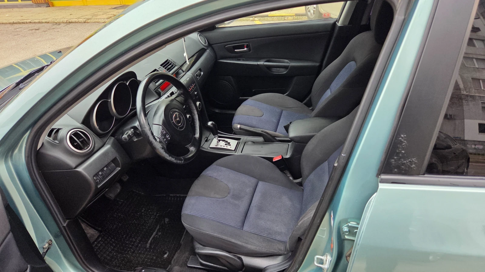 Mazda 3 i, снимка 9 - Автомобили и джипове - 54839091