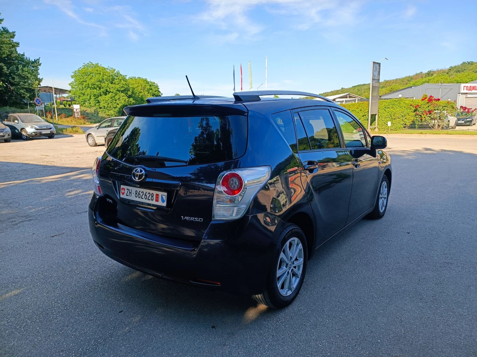 Toyota Verso 1.8i-147кс-ШВЕЙЦАРИЯ-РЪЧКА-6ск-7м, снимка 3 - Автомобили и джипове - 54861895