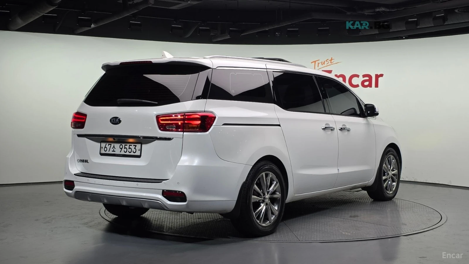 Kia Carnival * 9 МЕСТА* KEYLESS* Camera* ПОДГРЕВ* 360* , снимка 2 - Автомобили и джипове - 55061982
