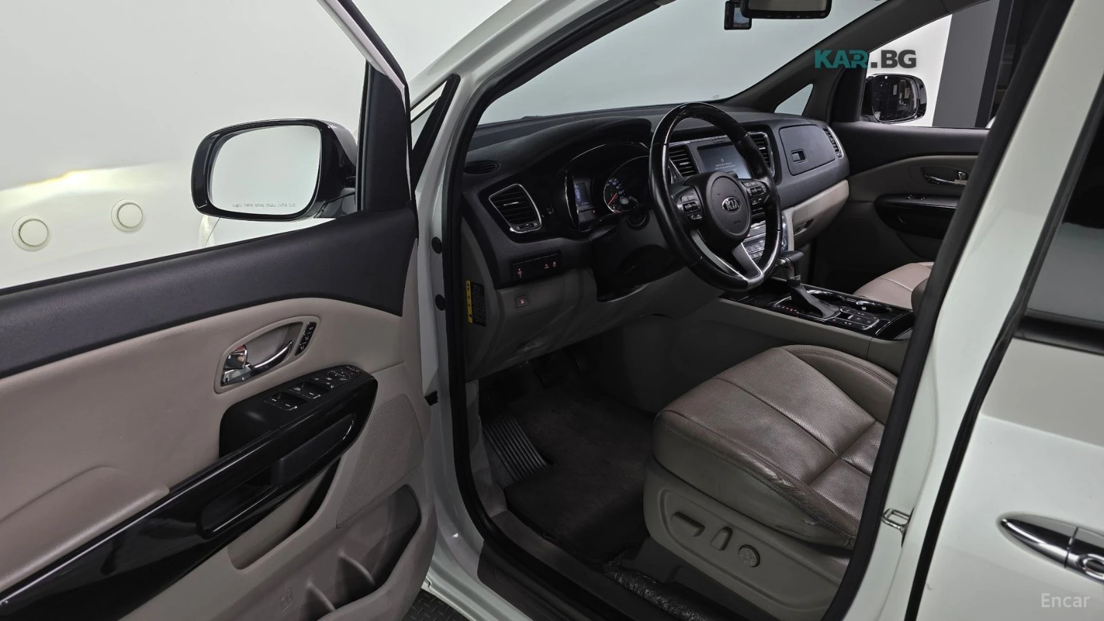 Kia Carnival * 9 МЕСТА* KEYLESS* Camera* ПОДГРЕВ* 360* , снимка 10 - Автомобили и джипове - 55061982