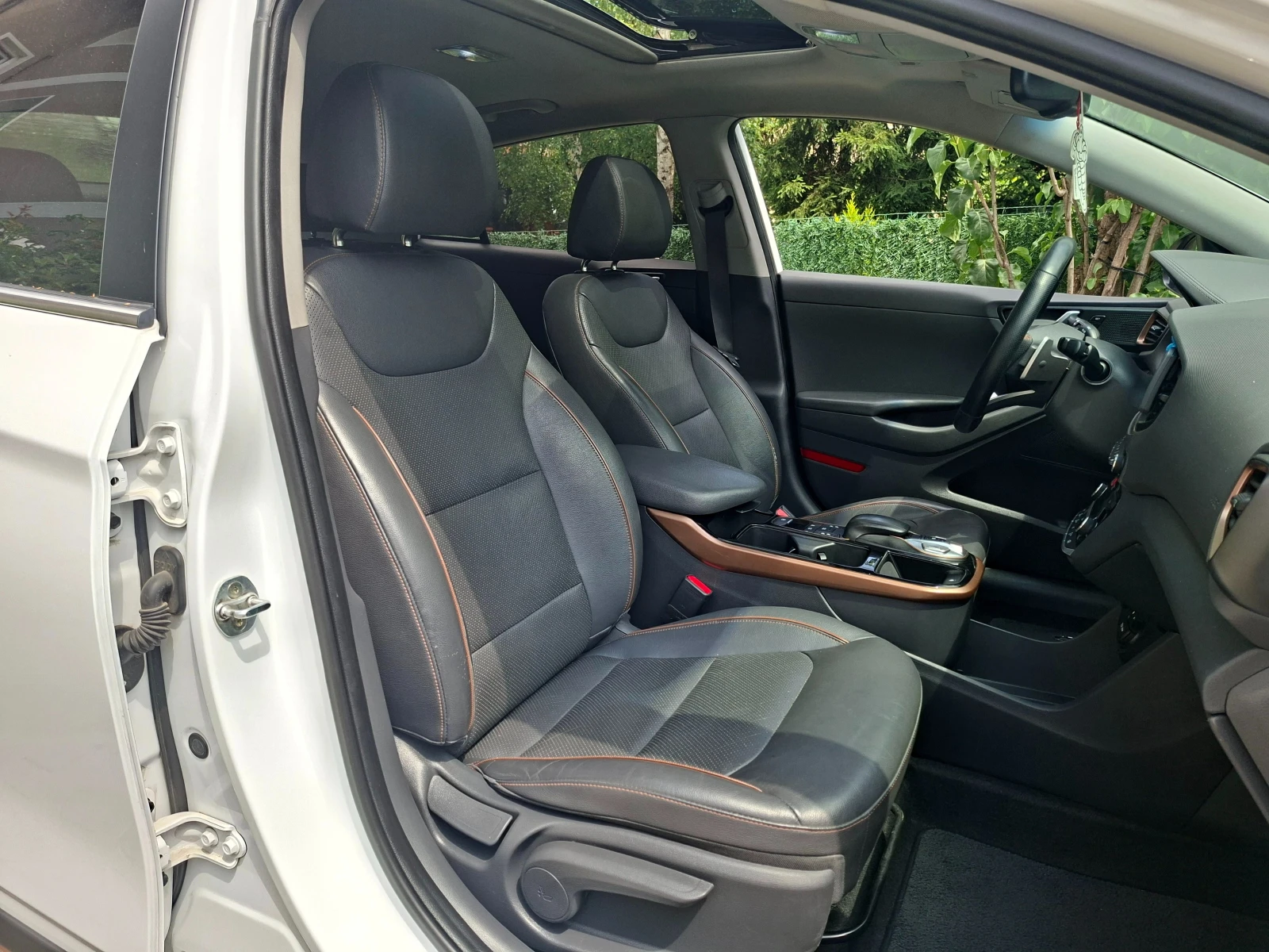 Hyundai Ioniq, снимка 9 - Автомобили и джипове - 55147974