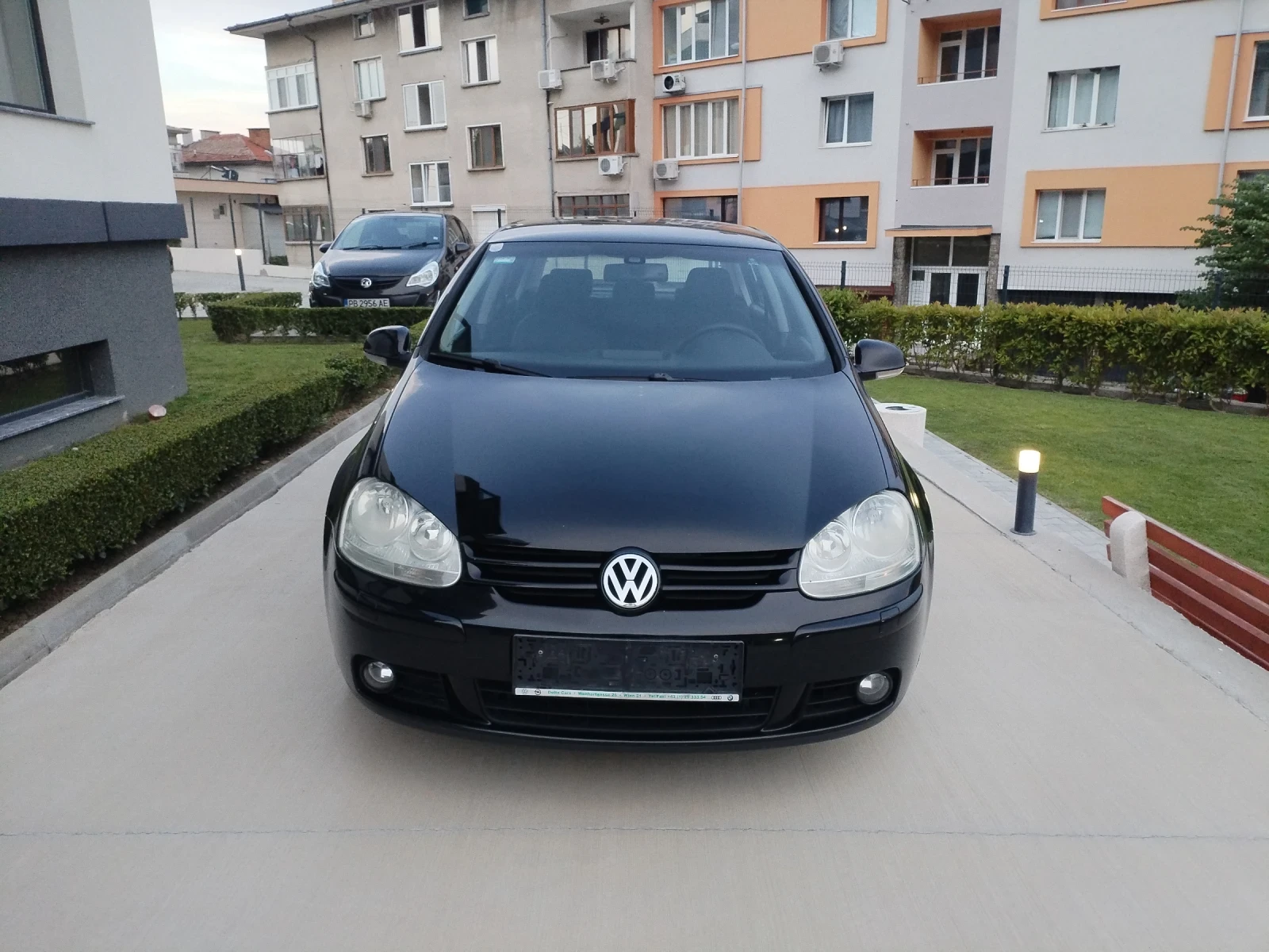 VW Golf 2.0 TDI BMM-8V 6ск Клима Теглич Уникат , снимка 2 - Автомобили и джипове - 55366197