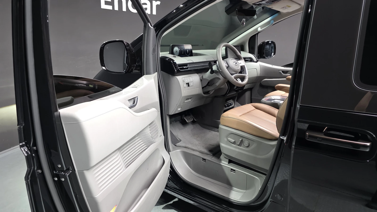 Hyundai Staria Inspiration* BLIND SPOT* ОБДУХВАНЕ* КРАЙНА ЦЕНА, снимка 10 - Автомобили и джипове - 55409132