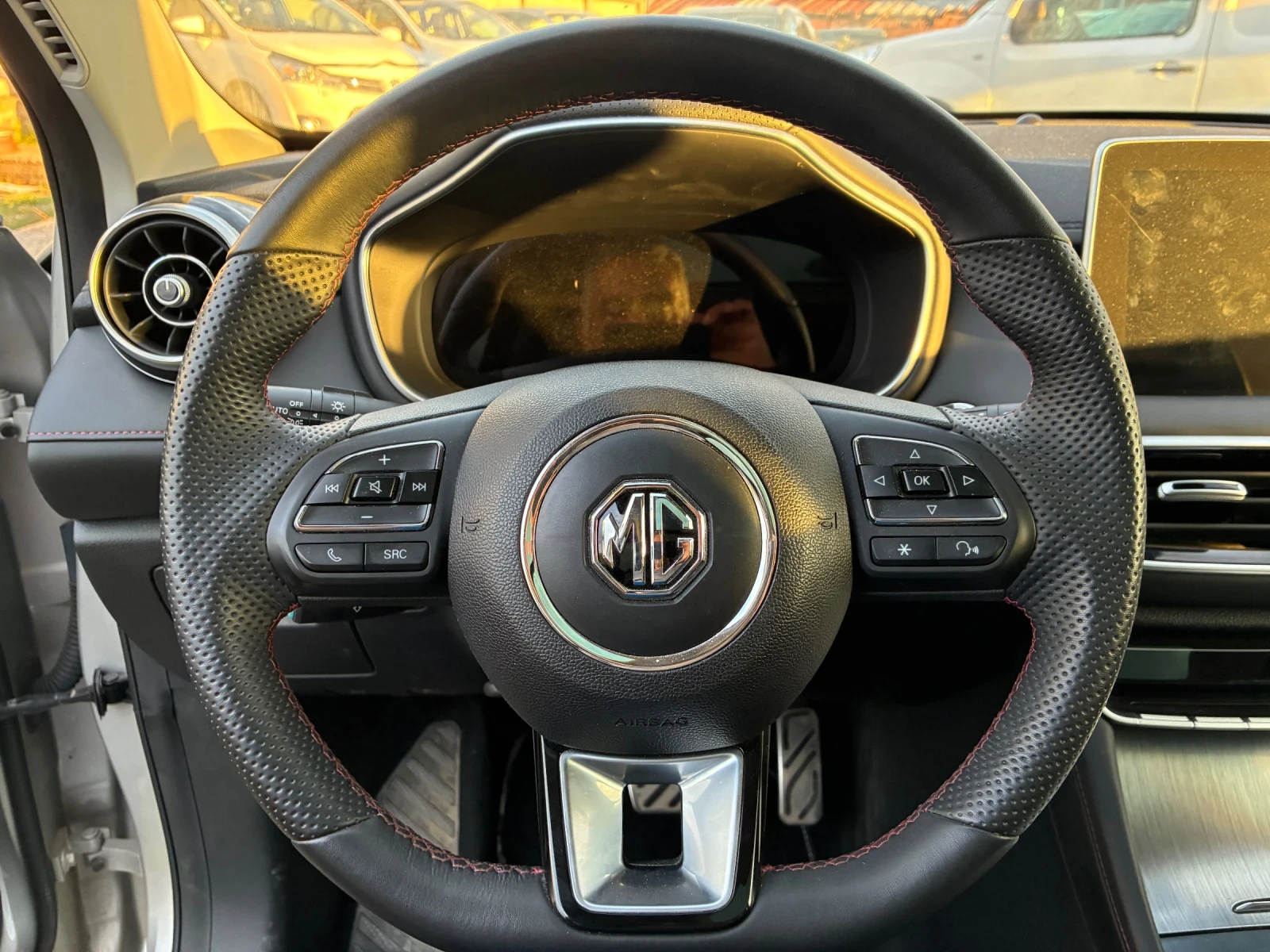 Mg EHS 1, 5 PLUG-IN HYBRID - LUXURY- LUXUR, снимка 12 - Автомобили и джипове - 55418008