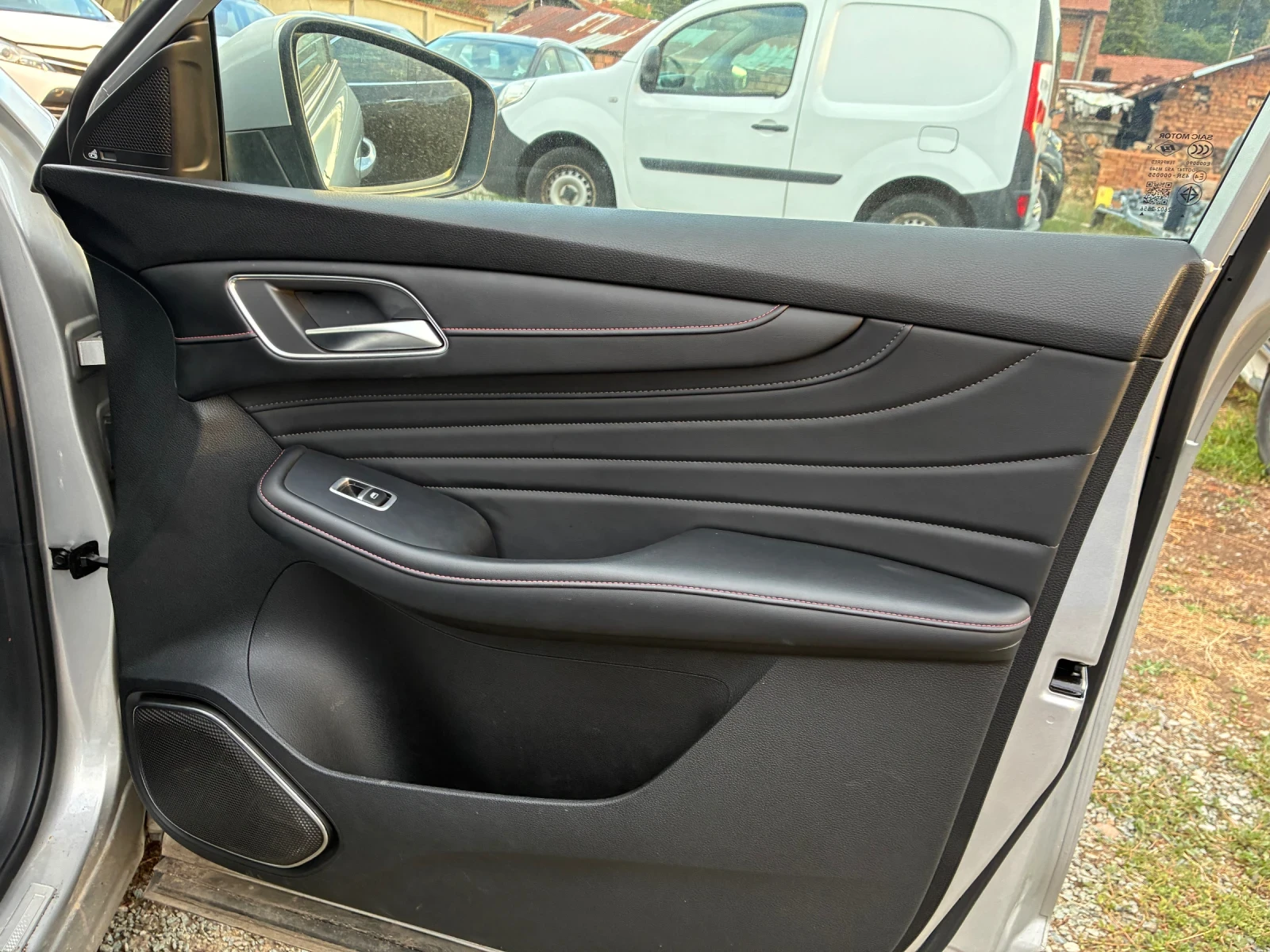 Mg EHS 1, 5 PLUG-IN HYBRID - LUXURY- LUXUR, снимка 5 - Автомобили и джипове - 55418008