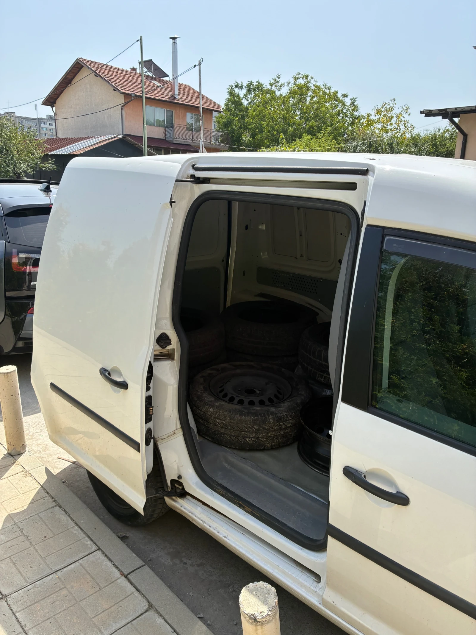 VW Caddy 2.0 EcoFuel, снимка 4 - Автомобили и джипове - 55871839