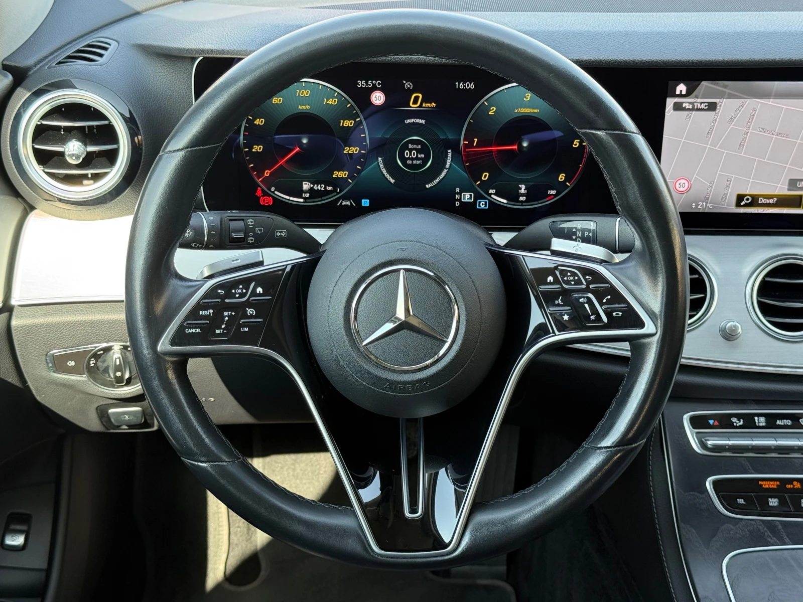 Mercedes-Benz E 220 d 4MATIC AMG LINE Premium 9G 100%РЕАЛНИ КИЛОМЕТРИ, снимка 10 - Автомобили и джипове - 55902063