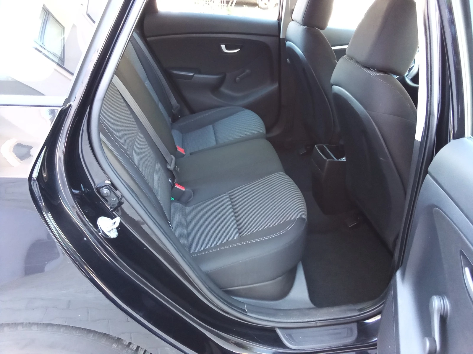 Hyundai I30 1.4CRDI-90kc. Euro5, снимка 13 - Автомобили и джипове - 56085506