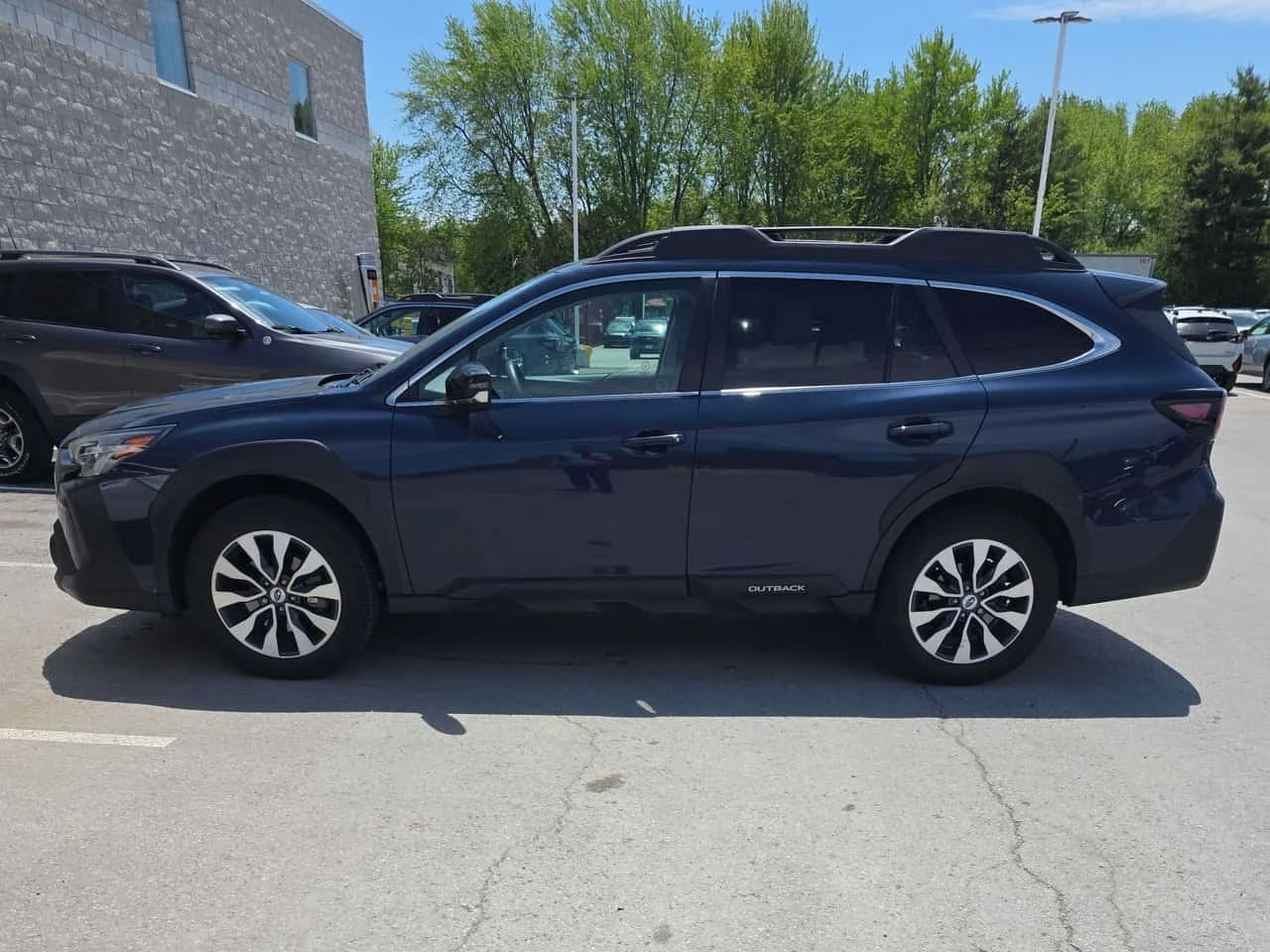 Subaru Outback * Limited * CARFAX * ОПЦИЯ ЗА ФИНАНСИРАНЕ , снимка 2 - Автомобили и джипове - 56161192