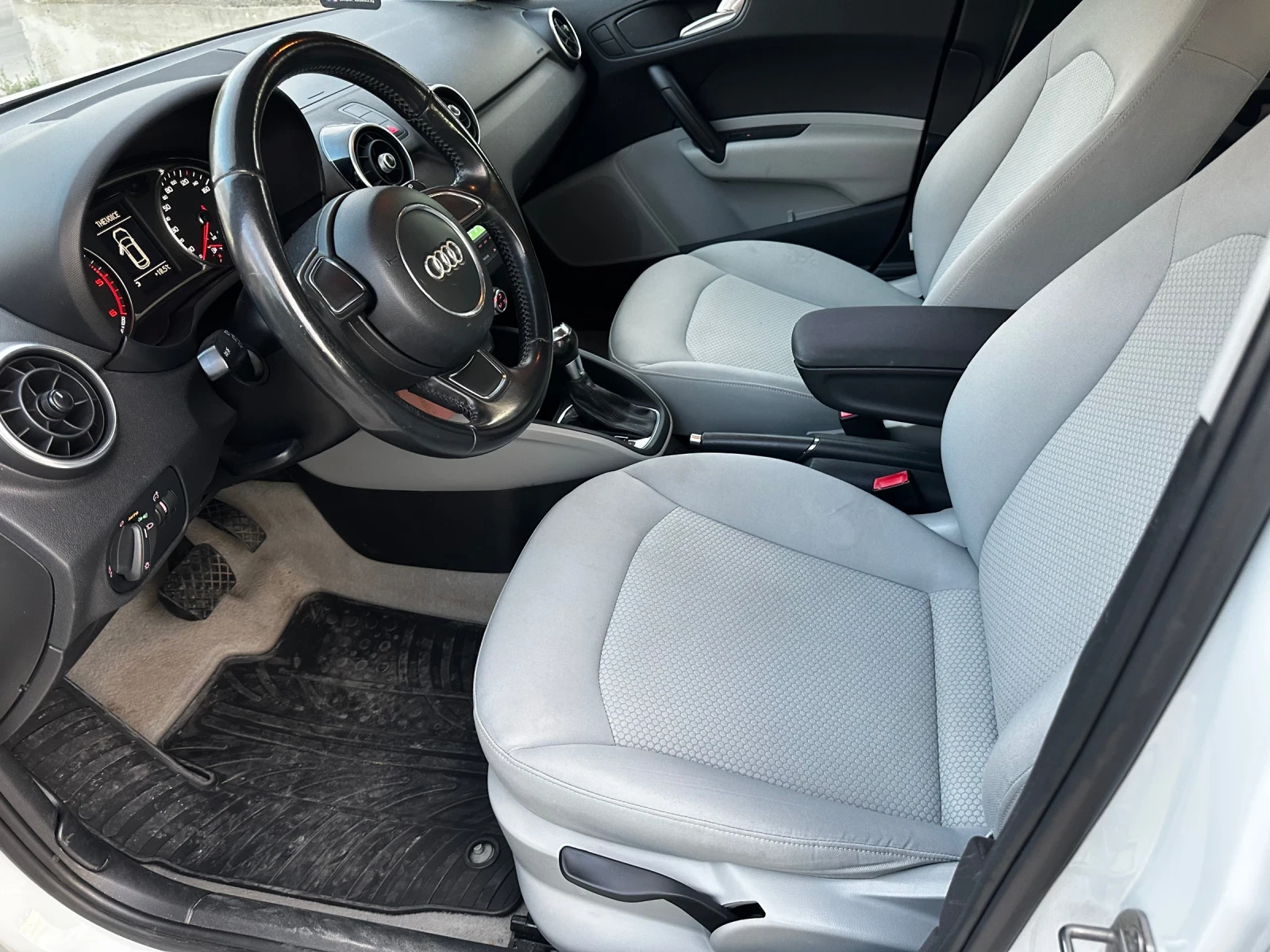 Audi A1, снимка 8 - Автомобили и джипове - 56322754
