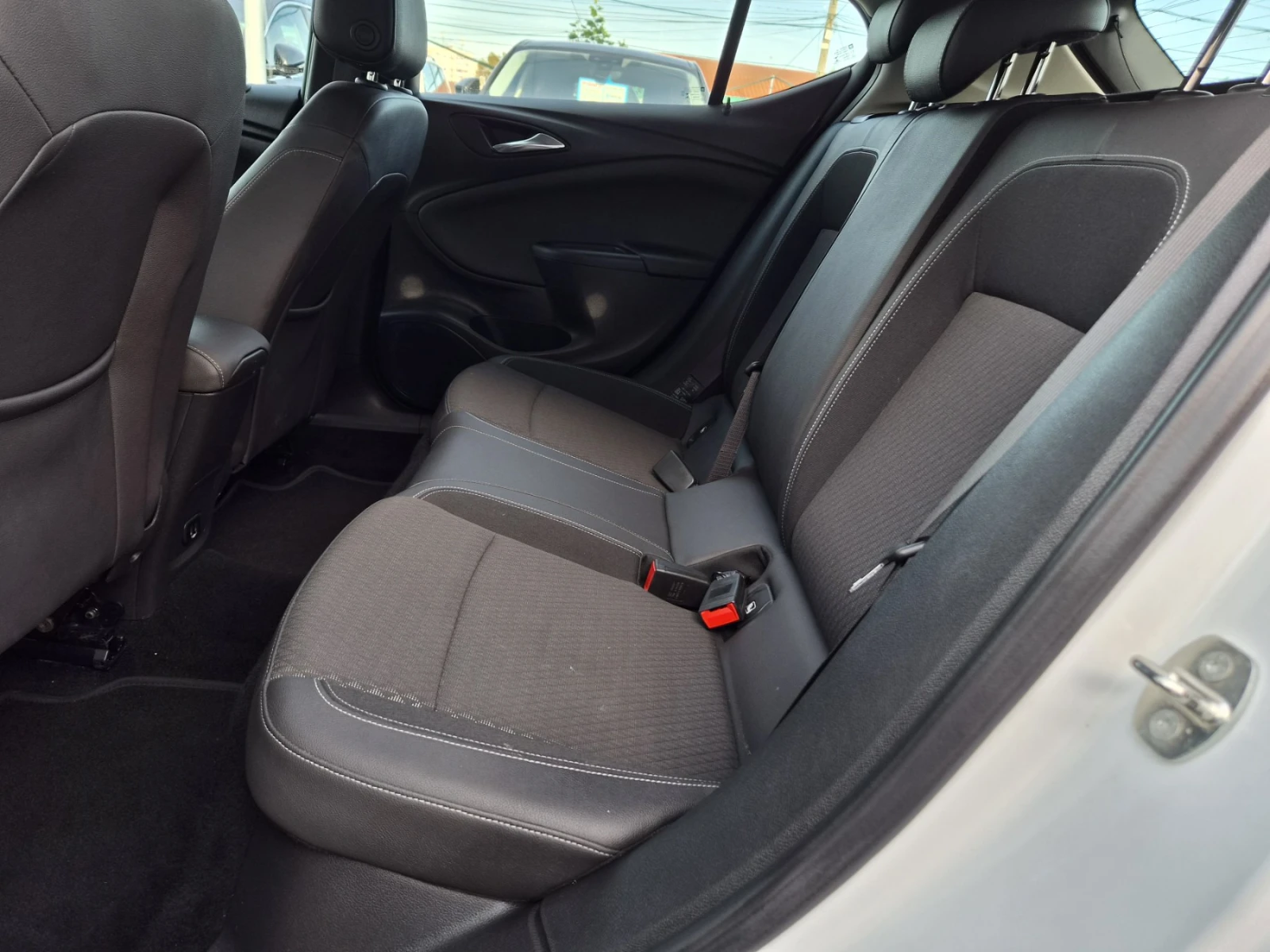 Opel Astra 1.6CDTI-INNOVATION-AUTOMATIC, снимка 13 - Автомобили и джипове - 56583977