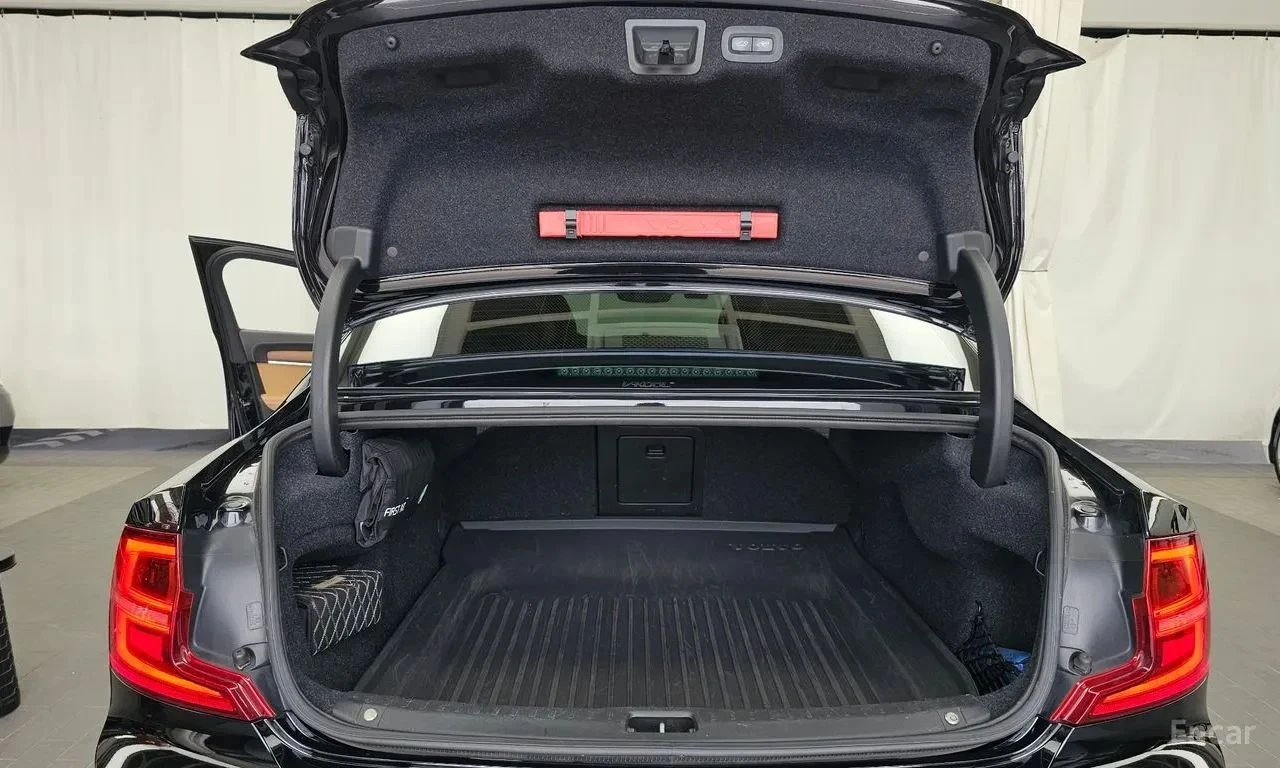 Volvo S90, снимка 17 - Автомобили и джипове - 56710891