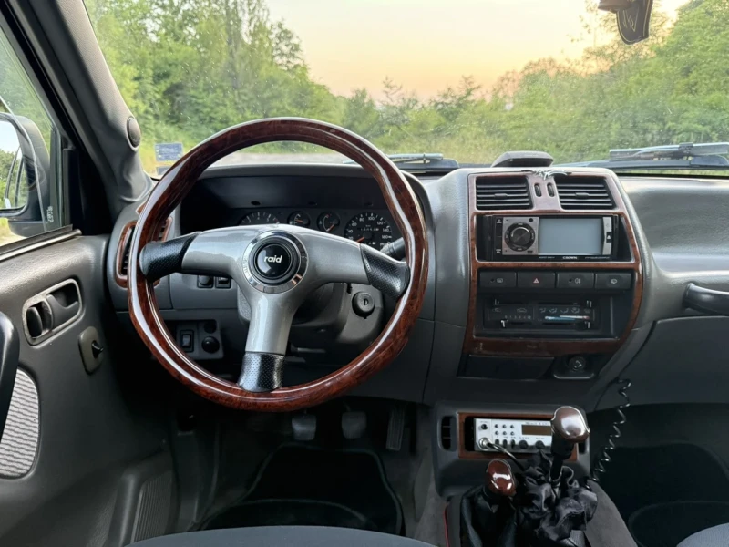 Nissan Terrano, снимка 9 - Автомобили и джипове - 51960043