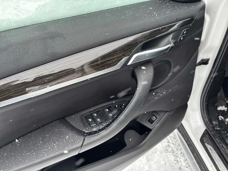 BMW X1 * xDrive28i * CARFAX * БЕЗ ПЪРВОНАЧАЛНА ВНОСКА, снимка 12 - Автомобили и джипове - 53086604